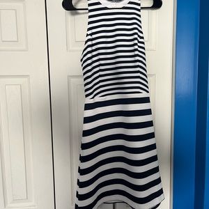 ABERCROMBIE SWING DRESS SIZE LARGE - NAVY AND WHITE STRIPE WITH BACK CUTOUT